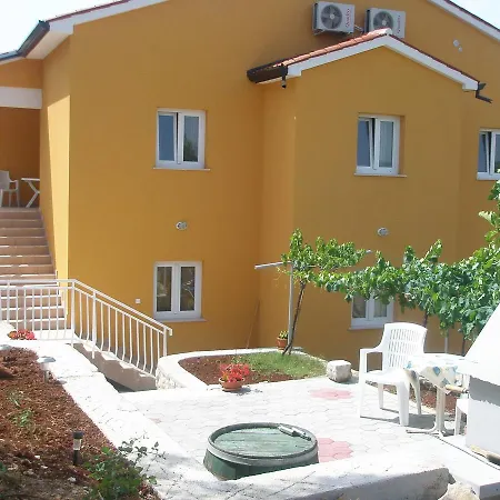 شقة Apartment In Trget/Istrien 8788
