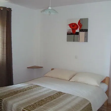 Apartment In Trget/Istrien 8788 شقة *